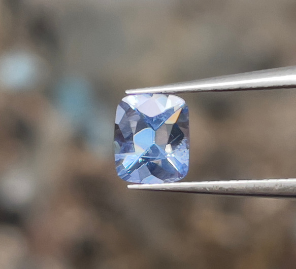 サファイア ブルー サファイア ルース 0.95 カラット シザー カット 美しい天然宝石 3枚目の画像