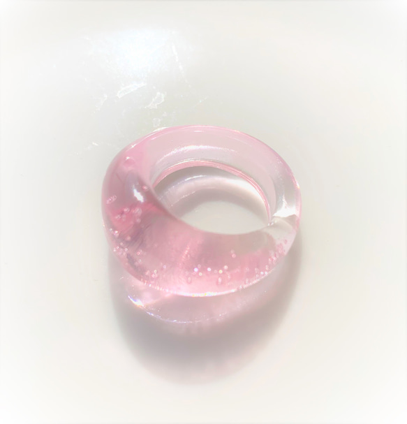 コロンとしたガラスのリング　ピンク 5枚目の画像