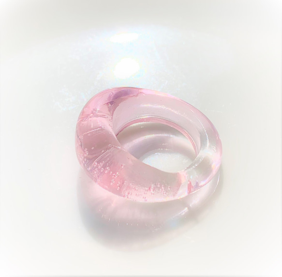 コロンとしたガラスのリング　ピンク 7枚目の画像