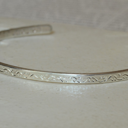 2kids.mama☆美品　唐草　バングル 2kids.mama☆美品 唐草 バングル 2kids.mama☆様専用美品 唐草 バングル