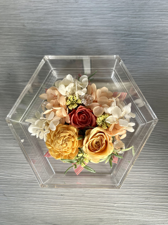 幸せを呼ぶ 六角形プリザーブドフラワー プリザーブドフラワー Juri