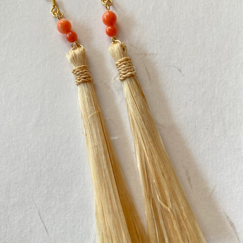 精麻 タッセルロングピアス 珊瑚 ピアス（フック・チェーン） Sawre