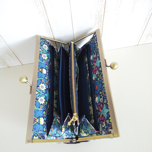 ミナペルホネン × リバティストロベリーシーフ 浮足がま口長財布 長