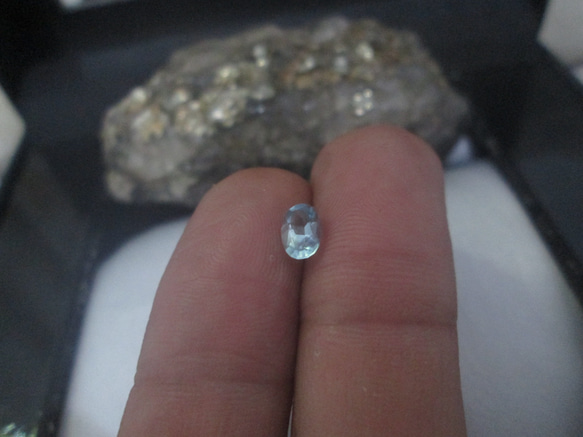 N.0213　0.6Ct パライバトルマリン・ルース　傷なし バターリャ産 ブラジル 高品質で希少石 4枚目の画像