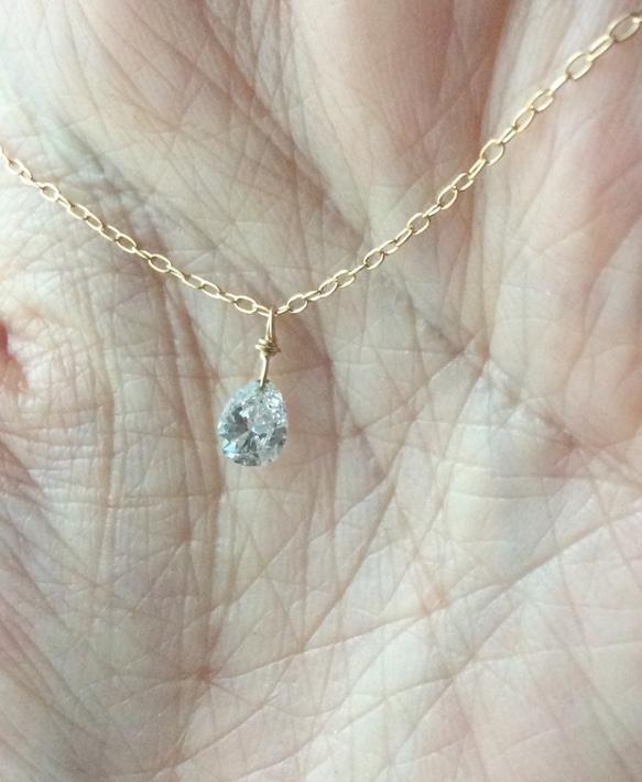 氷の雫みたいな涙型ダイヤの一粒ネックレス 0.24ct  K18 9枚目の画像