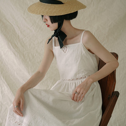 白色 雙層内裏 提花棉質愛心鏤空细肩带收腰洋裝 一字領連身裙 第5張的照片