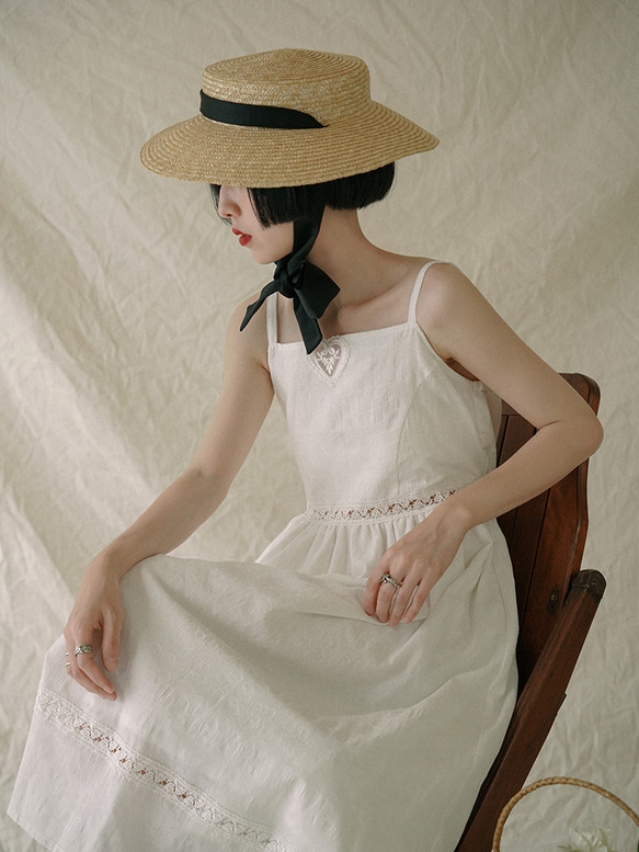 白色 雙層内裏 提花棉質愛心鏤空细肩带收腰洋裝 一字領連身裙 第5張的照片