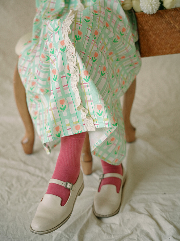 綠色格還有花花 花邊V領郁金香印花洋裝 法式復古棉質寬鬆連身裙 第2張的照片