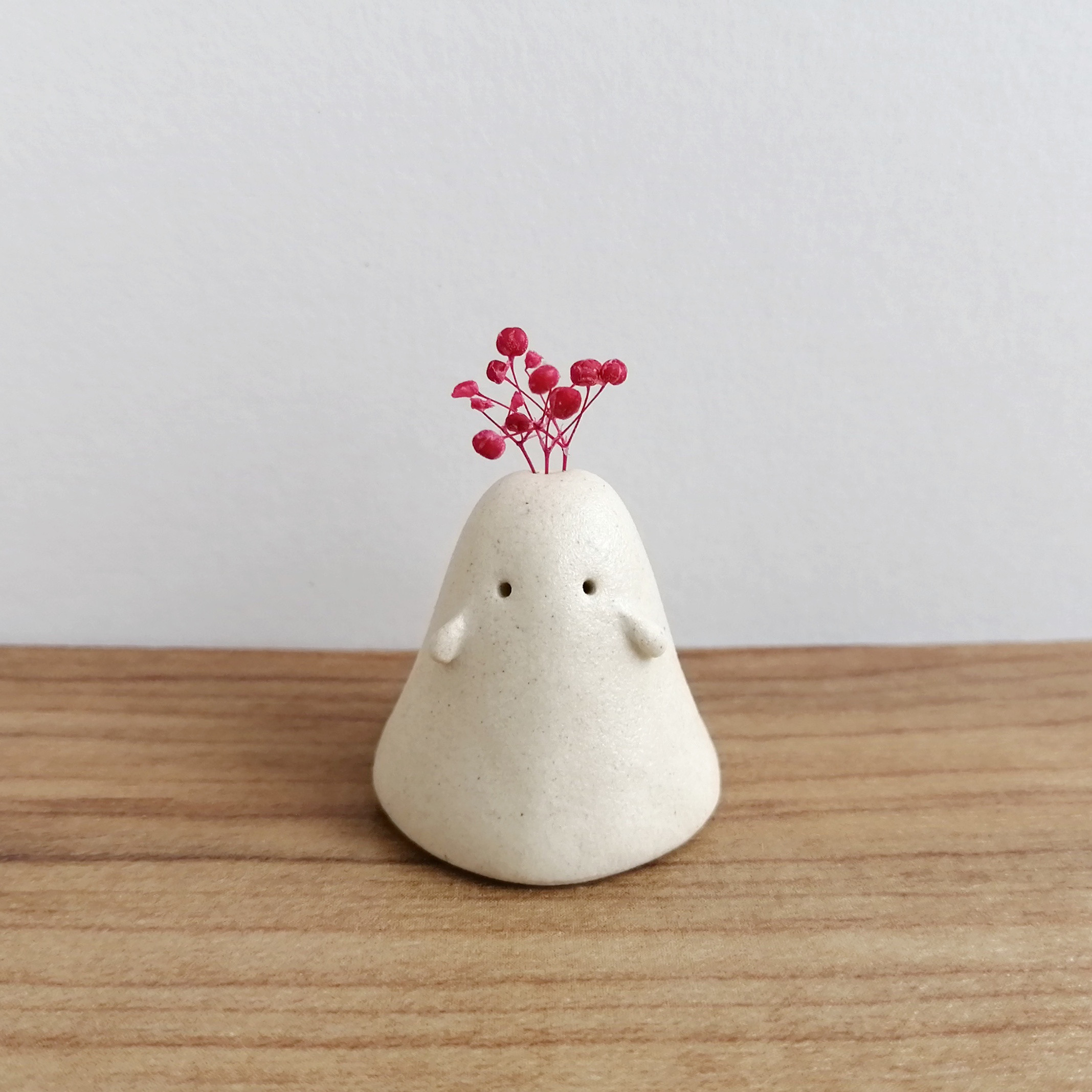 陶芸の置物 陶器のおばけ(中)〔93c〕｜置物 陶芸 陶器 一輪挿し 造花 その他