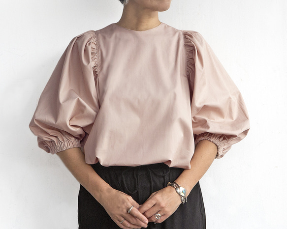 モデルチェンジの為、値下げ♪バルーンスリーブブラウス 高密度