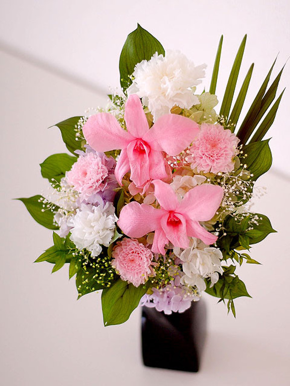 【仏花】再販＊ピンクのデンドロビウムを使ったトール系仏花（黒器タイプ）【供花】 2枚目の画像