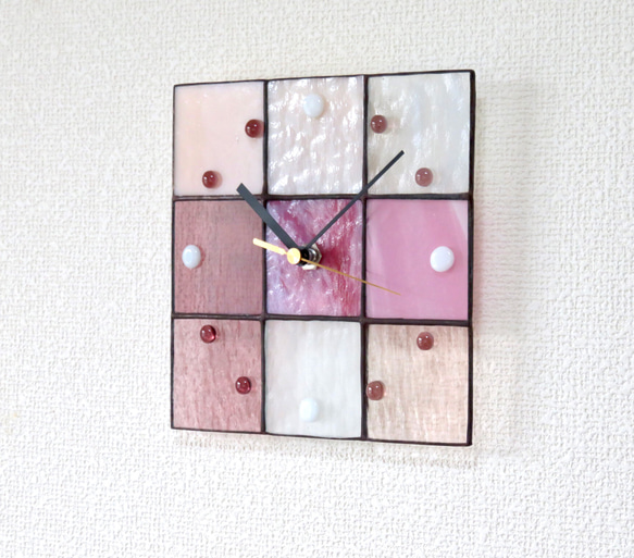 【creema限定価格】ステンドグラス 壁掛け時計＊ピンクのスクエア＊ 3枚目の画像