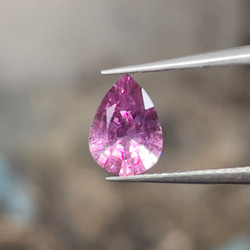 ピンクサファイア蛍光性ルース0.416ct 宝石