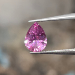 サファイア ピンクがかったパープル サファイア ルース 0.88カラット ペアカット 美しい天然宝石 6枚目の画像
