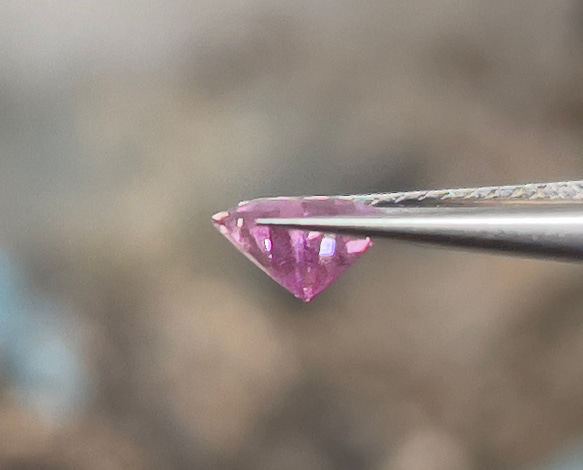 サファイア ピンクがかったパープル サファイア ルース 0.88カラット ペアカット 美しい天然宝石 9枚目の画像