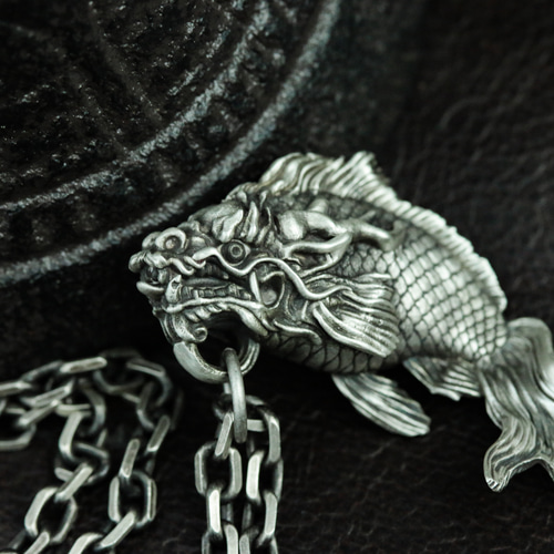 アロワナ 925 スターリングシルバー ペンダント ネックレス、鯉の伝説