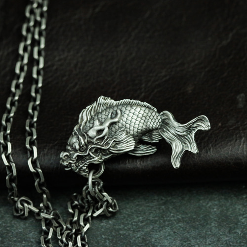 アロワナ 925 スターリングシルバー ペンダント ネックレス、鯉の伝説