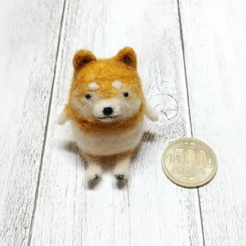 受注制作】おすわりゆる柴犬 羊毛フェルト 犬 羊毛フェルト okayu 通販