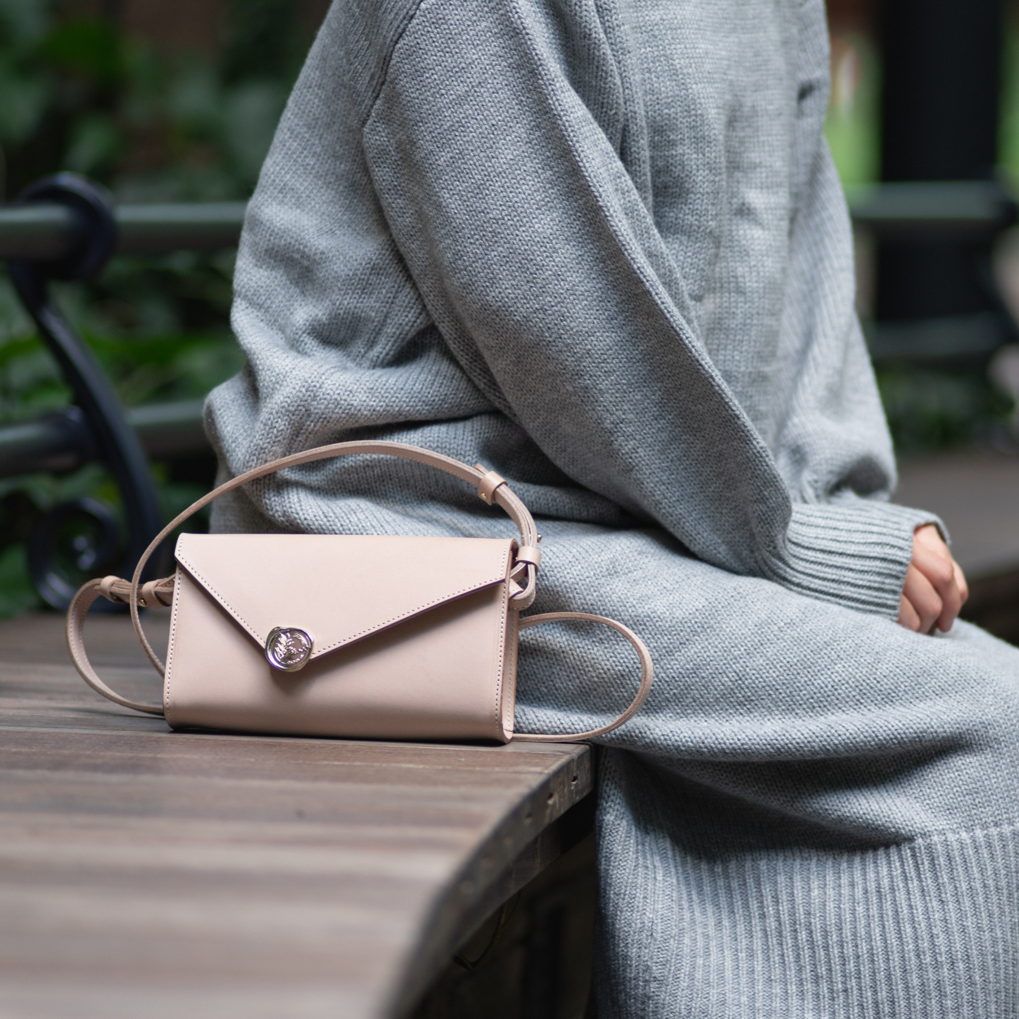 ウォレットバッグ」letters collection スマホポシェット