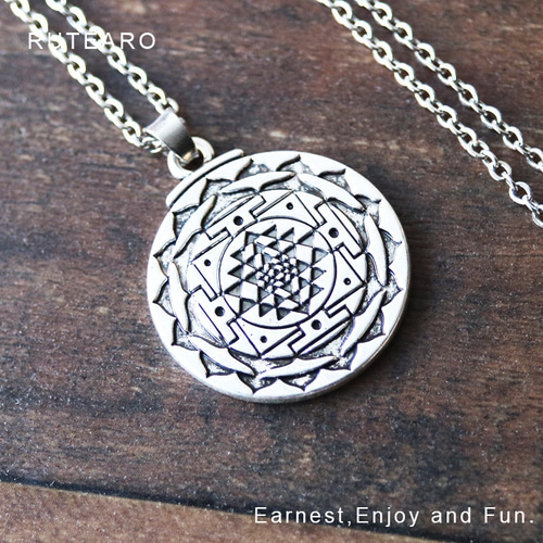 素敵なヤントラを描いたネックレス ― レディース メンズ ネックレス  