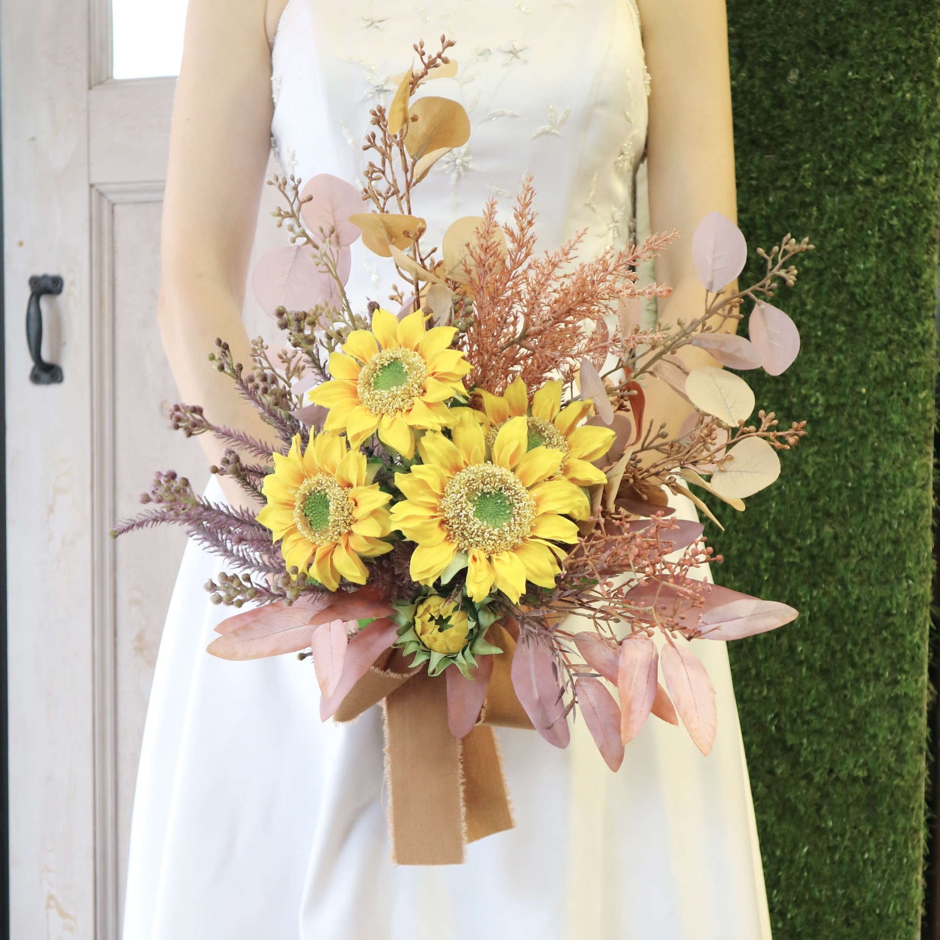 ヒマワリのヴィンテージ感あふれるブーケ　ブートニア付き　結婚式　フォトウェディング