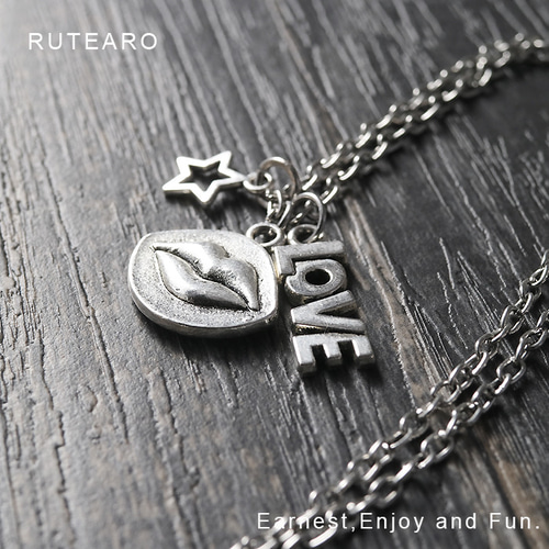 妖艶なくちびるが魅力的なネックレス ― レディースネックレス メンズ