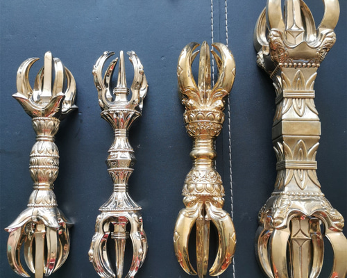 【修縁堂】五鈷杵 金剛杵 チベット密教 法器仏具 真鍮 vajra22cm 323e913f9fe1a854f9b044d9486df6