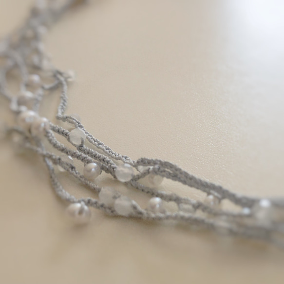 「creema限定」ネックレス〜絹糸と淡水真珠とアクアマリン 3枚目の画像