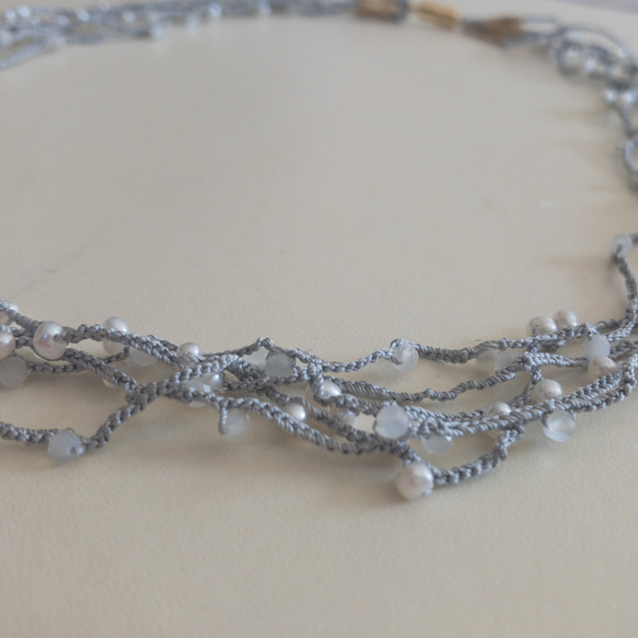 「creema限定」ネックレス〜絹糸と淡水真珠とアクアマリン 2枚目の画像