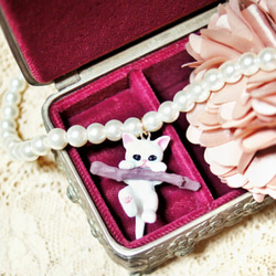 ☆ねこちゃん専用 カレンホイプティング猫&パールネックレス ☆ねこちゃん専用 カレンホイプティング猫&パールネックレス