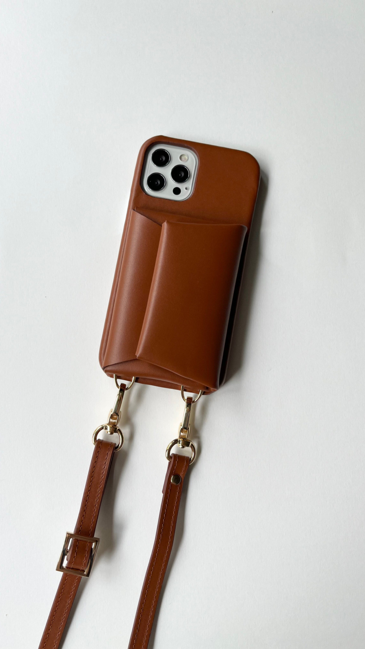 スマホショルダー　手ぶら　名入れ可　バイカラー　本革 　革　カード収納  名入れ レザーiphoneケース　Camel