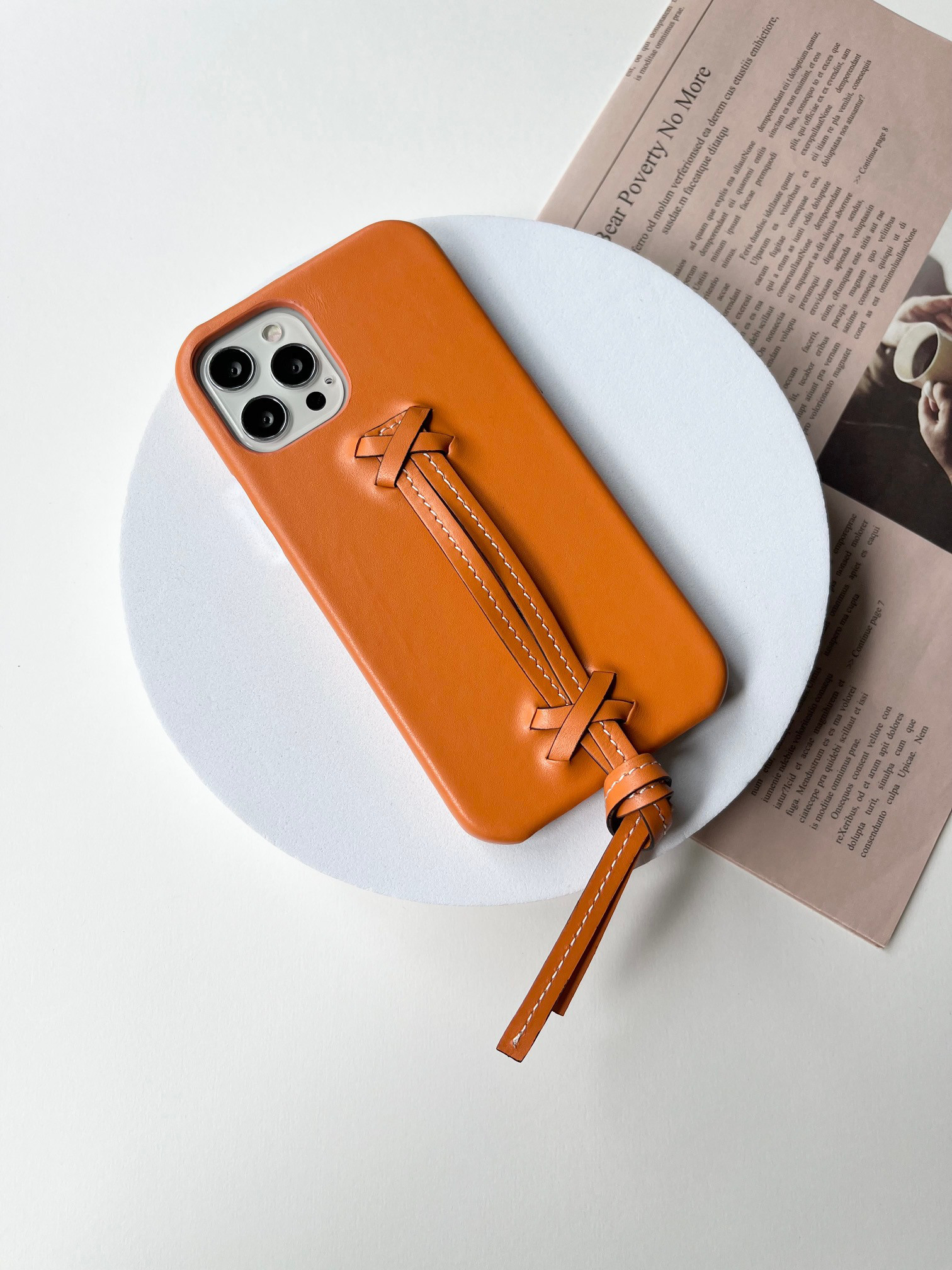 名入れ可　本革 ハンドストラップ付き　落下防止　革　名入れ レザーケース　オレンジ