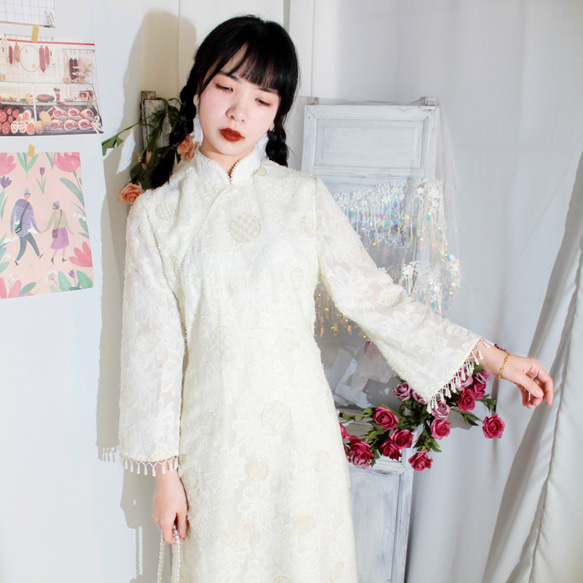 米白色 珍珠盤扣斜襟雪紡刺綉旗袍 新中式中秋春節改良連身裙洋裝 第1張的照片