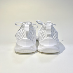 輕盈舒適不悶熱的針織運動鞋（白x白雨紋）22.5cm - 28.0cm 第5張的照片