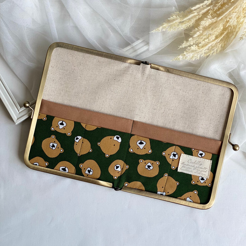 上にスライドさせるだけ！使いやすい 母子手帳ケース がま口