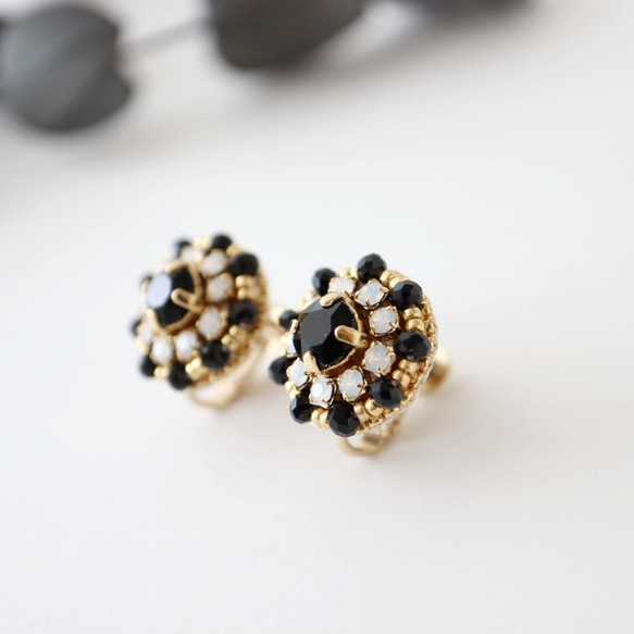 水晶珠寶刺繡耳環（黑色）/生日和禮物 第2張的照片
