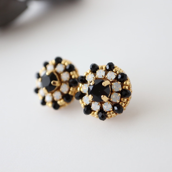 水晶珠寶刺繡耳環（黑色）/生日和禮物 第3張的照片