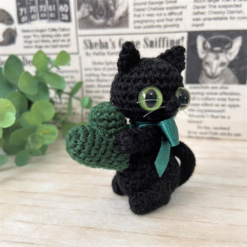 リボン黒猫の選べるハート♡ダークグリーン♡編みぐるみ☆受注製作品
