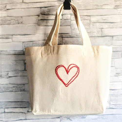 刺繍】大きな赤いハート ミニトートバッグ 帆布 生成り 手提げ ランチ  