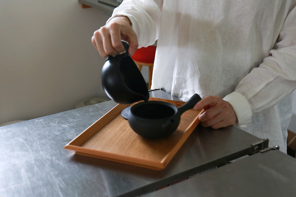 新年のお迎え準備に【愛知県常滑産】洗いやすく手入れのしやすい平丸急須と湯冷ましのセット 2枚目の画像