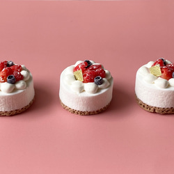 ミニチュア　苺のショートケーキ 2枚目の画像