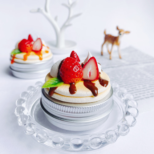 真っ赤な苺のパンケーキ チョコレートソース 小物いれ スイーツデコ