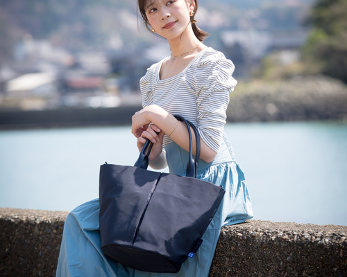 未使用　THE TOTE BAG 2WAY ペイントスプラッシュ トートバッグ青 WEB限定】＜NIKE＞ SWIM メッシュ 2WAYトートバッグ （トート