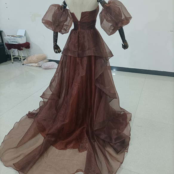 テラコッタ色カラードレス ベアトップ プリンセスライン パフスリーブ オフショル トレーンタイプ/音楽会 発表会 ドレス