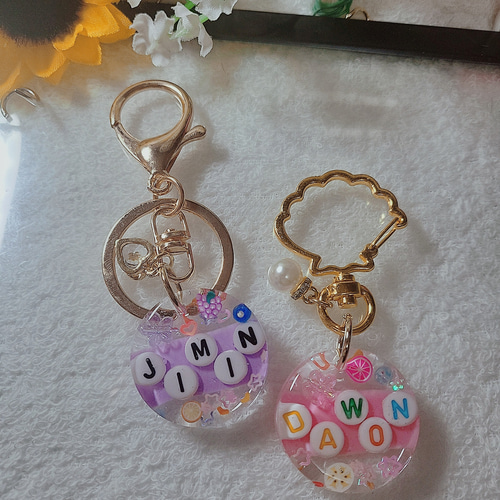 アルファベットビーズ入りキーホルダー その他アクセサリー riko 通販