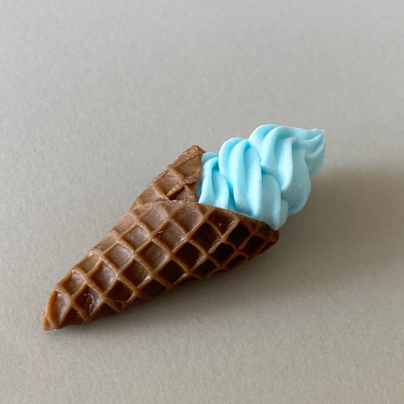 ミニチュアソフトクリーム『チョコ×ミント』 2枚目の画像