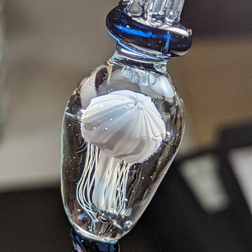 再販18】a_beeの気まぐれ水中くらげのガラスペン・ブルーブラック色