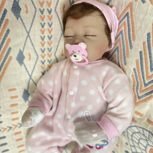 リボーンドール かわいいベビー人形 幸せそうな寝顔