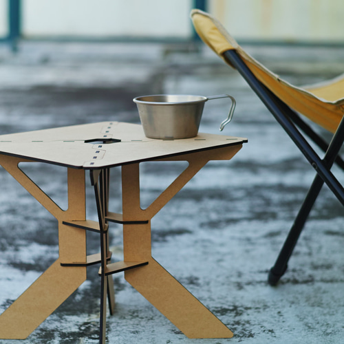 ◇アウトドアに最適！◇ 連結可能な組み立てテーブル サイドテーブル