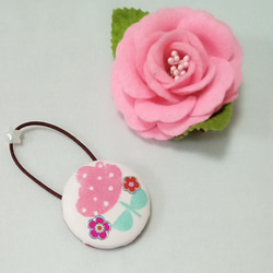 ハンドメイド くるみボタン ヘアゴム かわいい キュート シンプル お花 ピンク 1枚目の画像